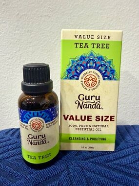 Guru Nanda Tea Tree Essential Oil - Value Size, Green & Cream Box